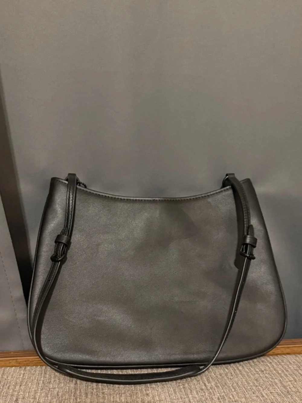 Coach Black Leather Curved Shoulder Bag - Picture 2 of 3